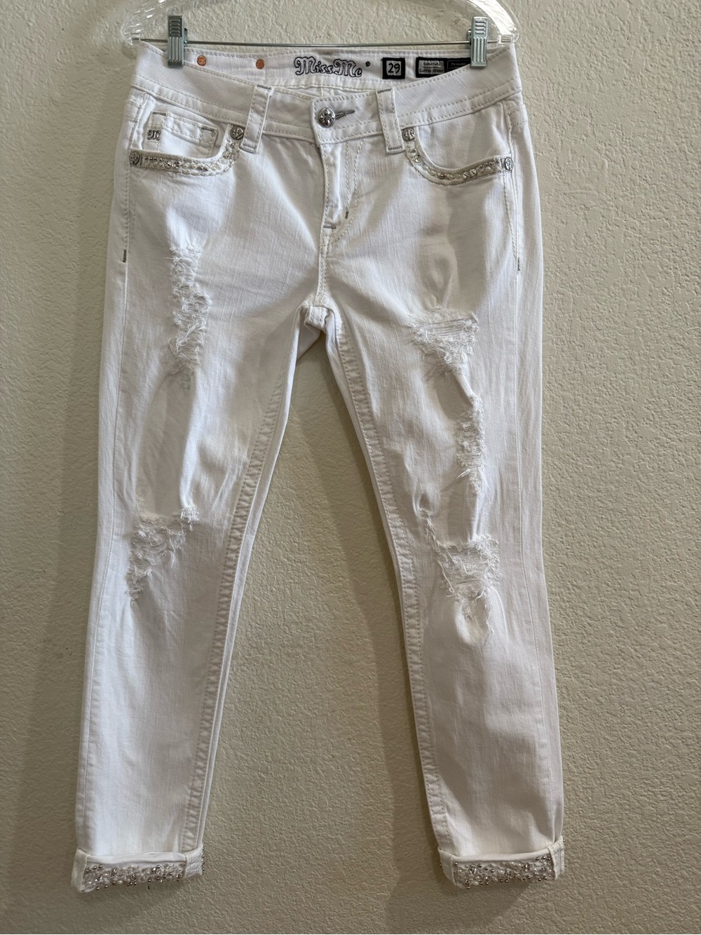 Miss Me White Distressed Skinny Jeans with Embellished Pockets Size 29